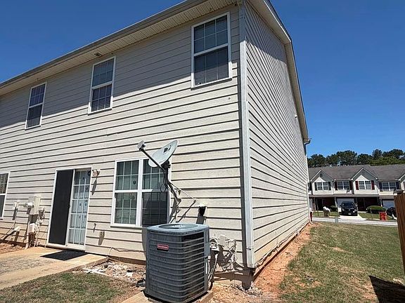 3rd image of 753 Georgetown Ct