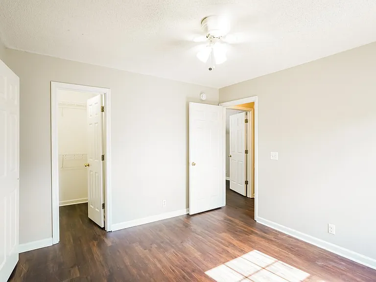 1464 Rochester Dr — Photo 12