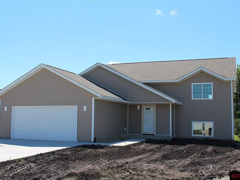 1st image of 132 Harbor Hill Dr