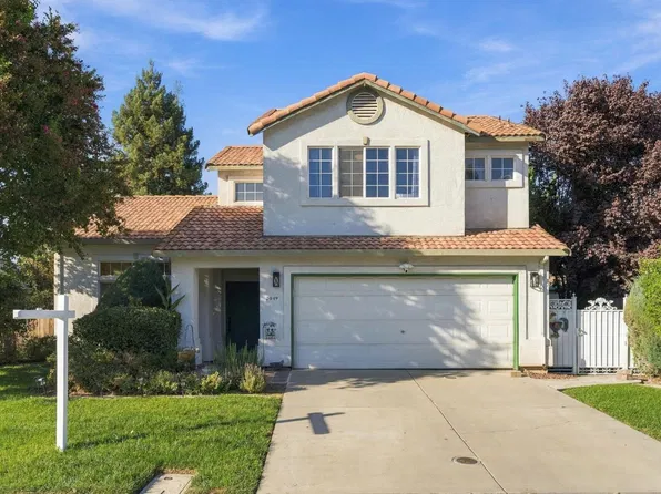 2049 Spy Glass Ct, Merced, CA 95340
