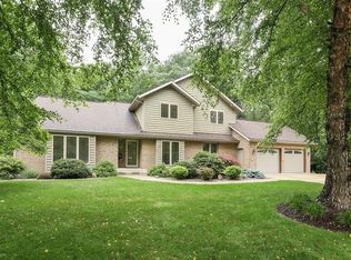26 Bristol Dr, Michigan City, IN 46360