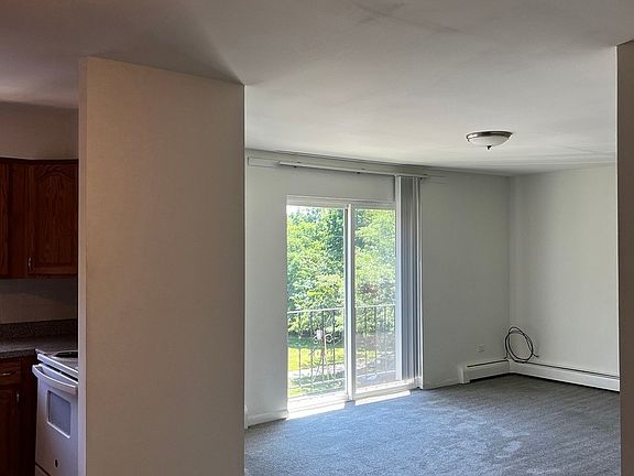 5th image of 4036 N California Ave APT 301