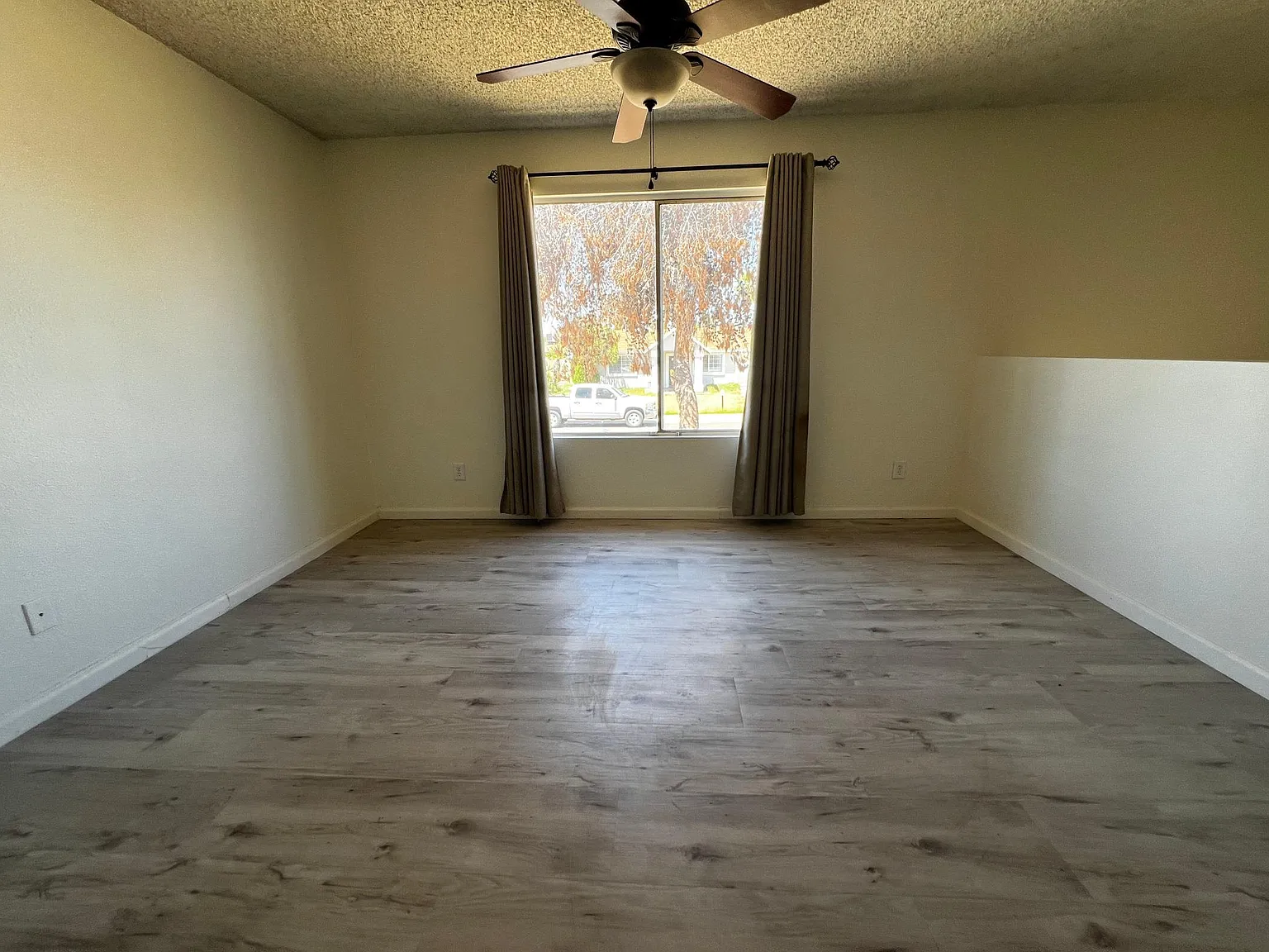 5 bed, 1632 sqft, $2,500 — Photo 3