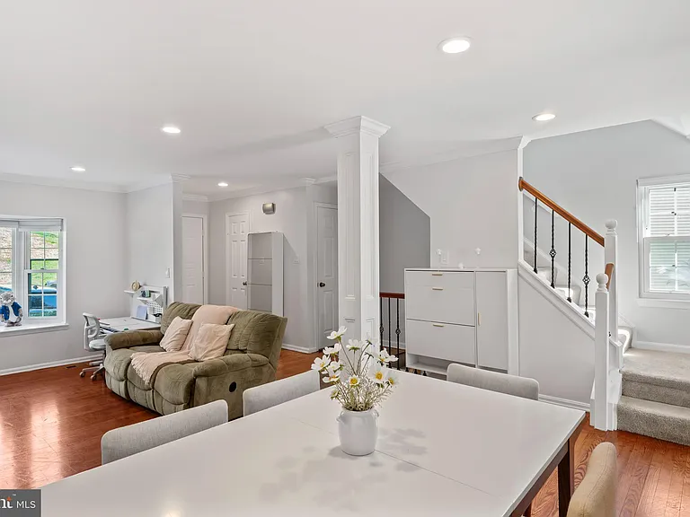 10267 Green Holly Ter — Photo 10