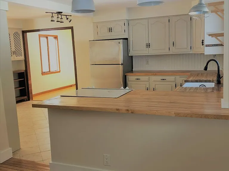 125 Tamarack Rd — Photo 3