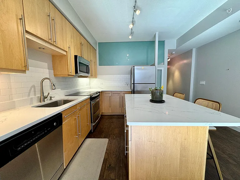 437 New York Ave NW #204 — Photo 6