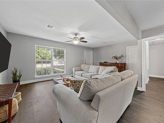 5th image of 4016 Austin Ave