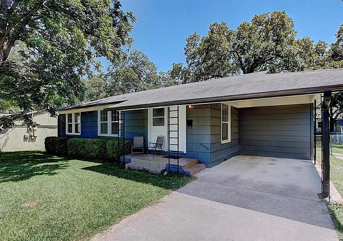 3 bed, 1.0 bath, 1032 sqft, $2,795 — Photo 3