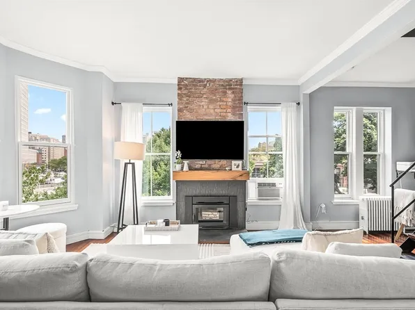 17 Cazenove St APT 408, Boston, MA 02116