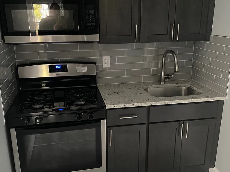 105 W 17th St #2F — Photo 2