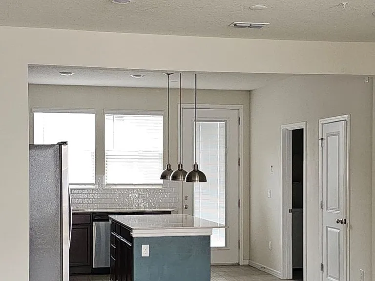 10441 Folly Beach Rd — Photo 2