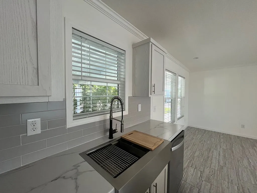 4 bed, 2.0 bath, 1290 sqft, $1,599 — Photo 3