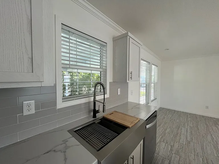 112 Leopard Ln #112 — Photo 3