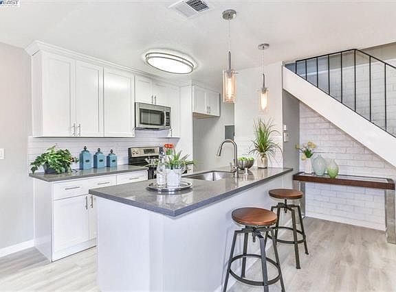 5th image of 34809 Starling Dr APT 3