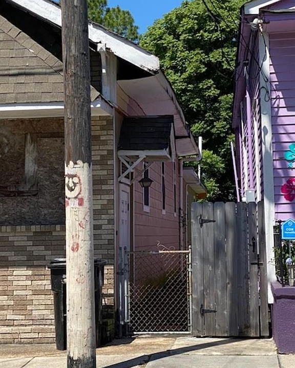 2nd image of 1123 Teche St