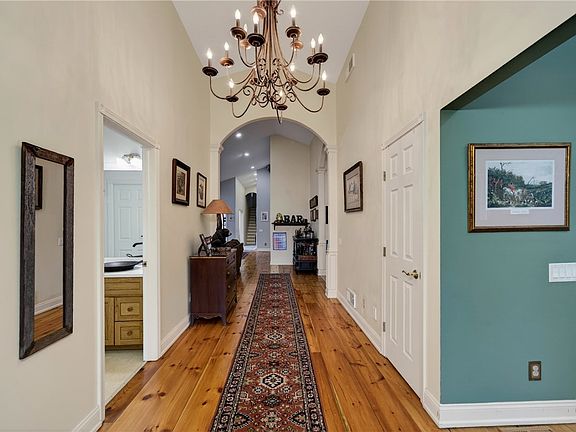 3rd image of 10887 Copp Hill Rd