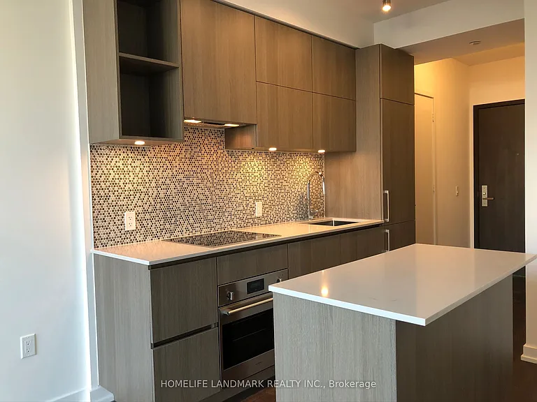 1 Yorkville Ave #704 — Photo 4