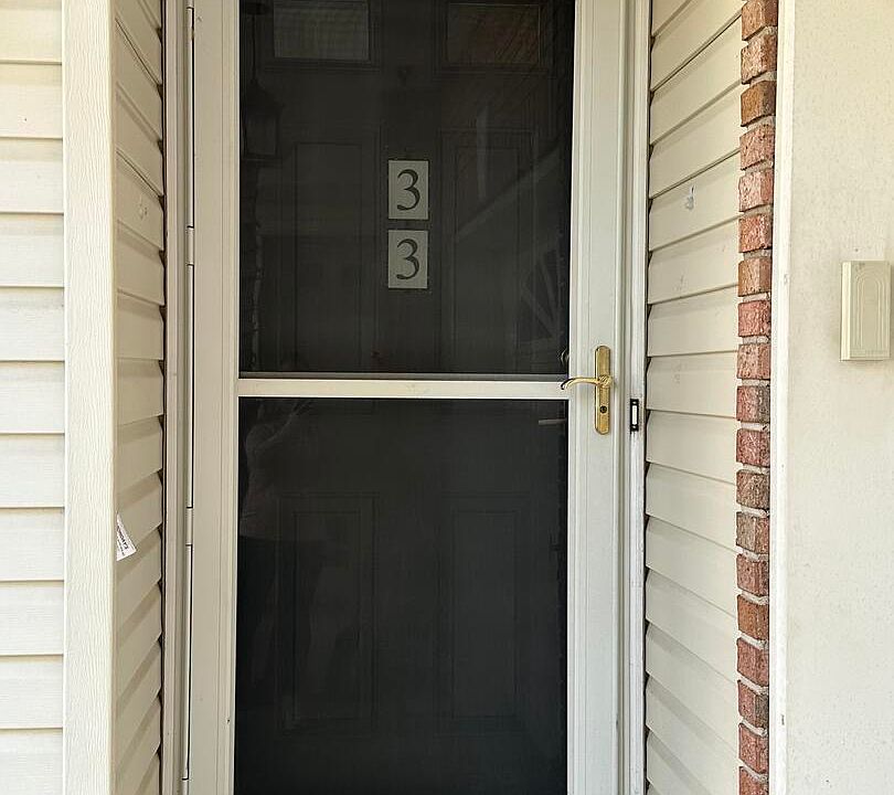 1st image of 33 Daniella Ct