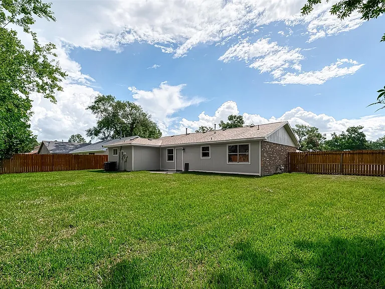 8619 Valley Meadow Dr — Photo 38