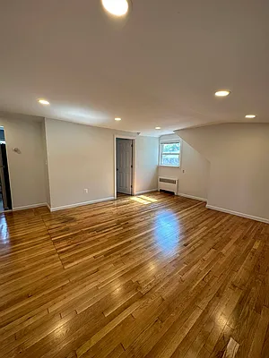 Rented by Peter Ashe | media 18