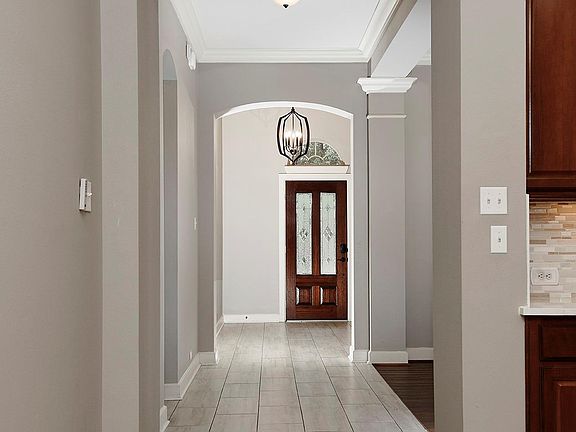 5th image of 38 Driftdale Pl