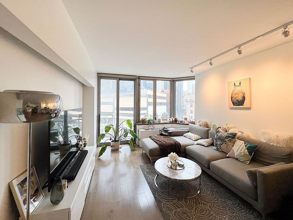 1st image of 500 W 43rd St APT 5D