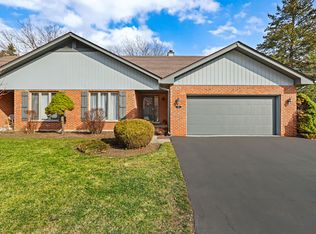 43 Royal Ln, Bloomingdale, IL 60108