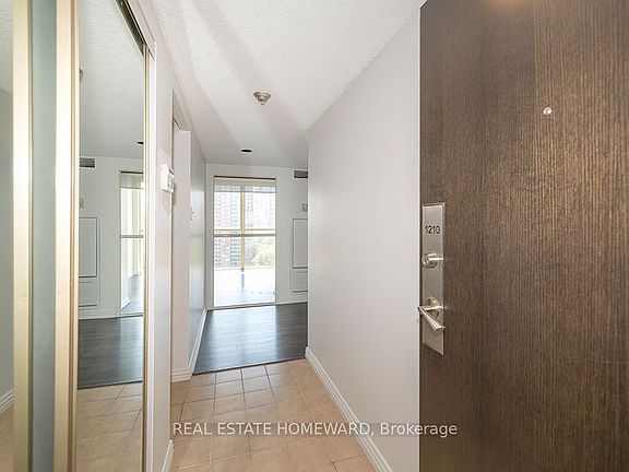 3rd image of 15 Maitland Pl #1210