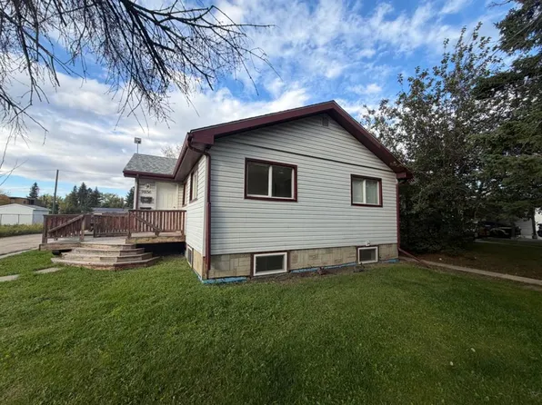 9856 S 104th Ave, Grande Prairie, AB T8V 1E4