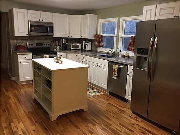 3rd image of 860 Oakland Avenue Ext