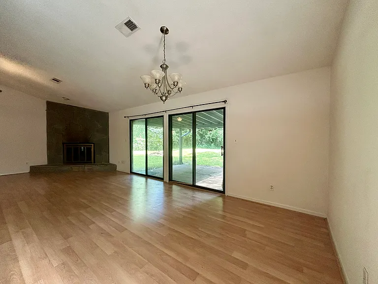 19 Briar Gate Ln — Photo 11