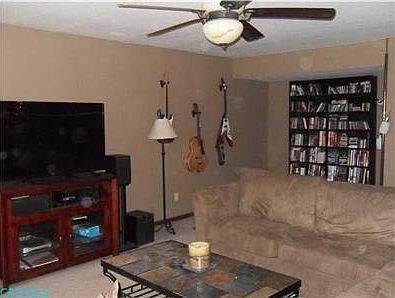 3rd image of 6398 Fountainview Ct