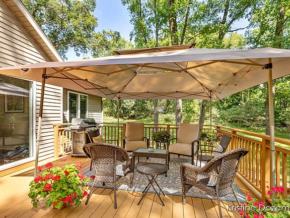 3rd image of 7655 Raven Ridge Dr SE