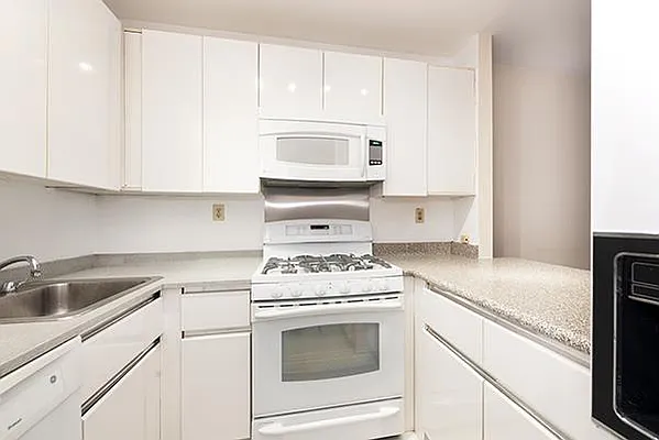 Sold by William Raveis Real Estate | media 21