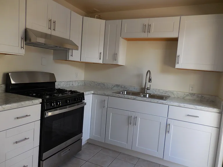1212 E Spence Ave #3 — Photo 2