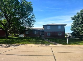 101 Apache Dr, Lexington, NE 68850