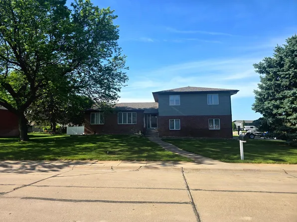 101 Apache Drive, Lexington, NE 68850