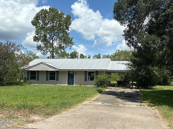 2nd image of 1075 Belle Terre Dr