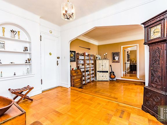 3rd image of 200 Pinehurst Ave #6AB