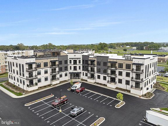 4th image of 117 Blackford Blvd #204