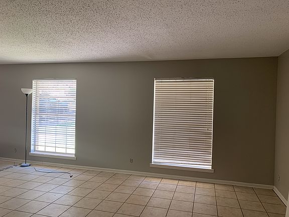4th image of 2703 Clendenen Ln