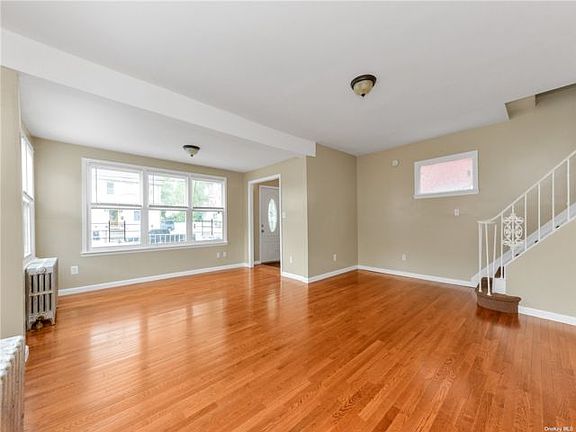 5th image of 18819 Tioga Dr