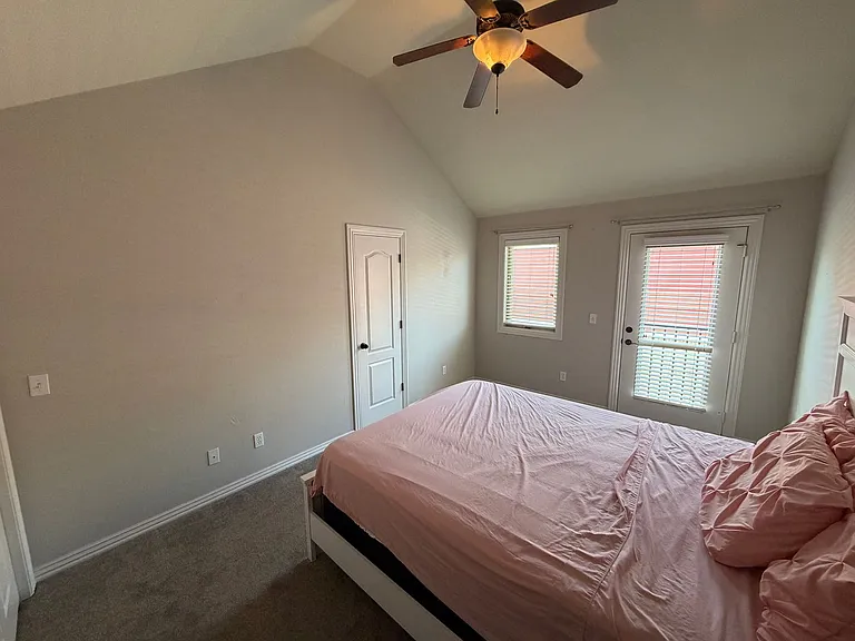 561 N Rupple Rd — Photo 14