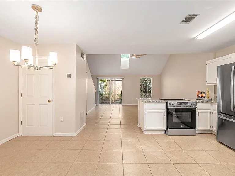 9755 SW 52nd Rd — Photo 6