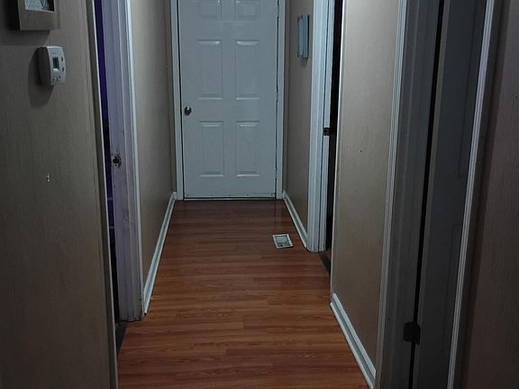 4th image of 961 Woodland Dr