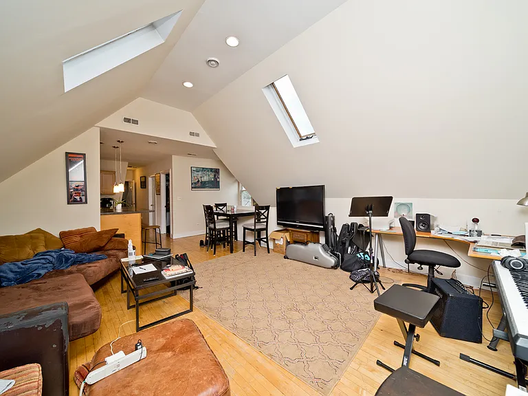 3814 N Marshfield Ave #3 — Photo 1