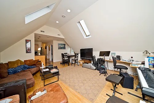3814 N Marshfield Ave #3 Photo 1