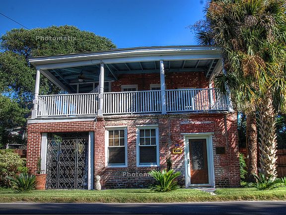 Front of Totem Pole House