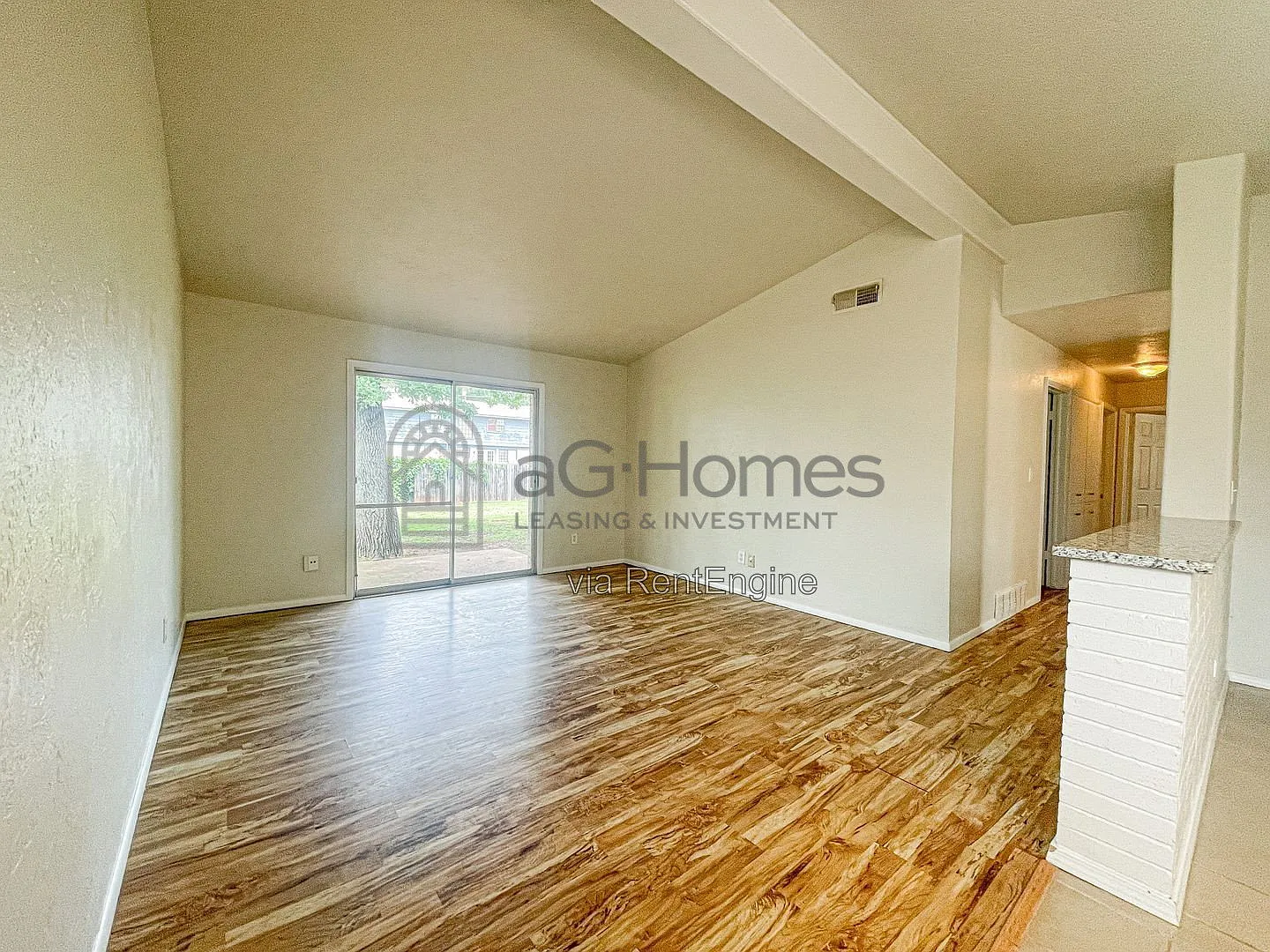 3 bed, 1.5 bath, 1086 sqft, $1,195 — Photo 4