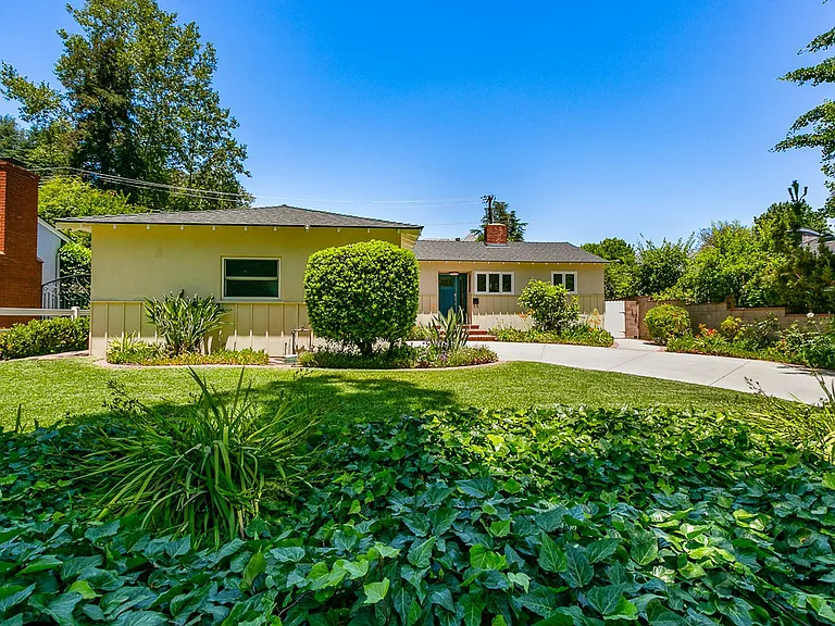 1325 Lomay Pl — Photo 1
